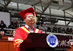 周益春寄语毕业生：为人懂感恩是最低的“标配”