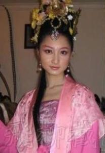 周蕊“杏仙”定妆照