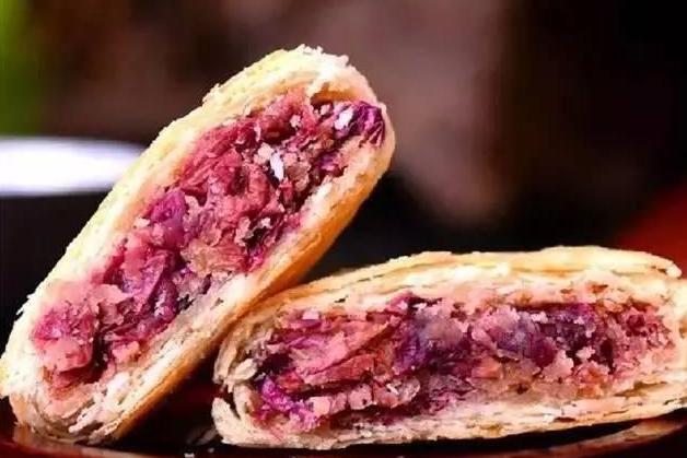 鲜花饼 以面粉 玫瑰 菊花等为主要原料的小吃 搜狗百科