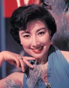 参加第1届日本小姐选美时的富士子