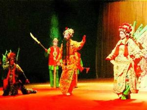 官庄石匣村章丘梆子剧团演出剧照