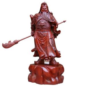 木雕中多以关公弥勒佛和观音为主