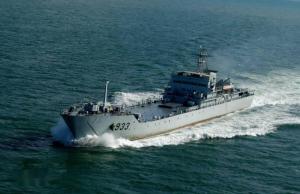 072型登陆舰933号舰
