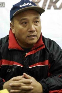 青岛中能功勋教练——殷铁生