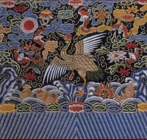 文官缀绣编辑3补子图案饰以禽兽纹样来区分官员等级的方法最早源于