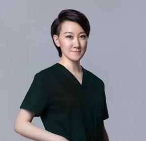 常俞,女,中国籍,出生于内蒙古呼伦贝尔,吉他演奏家,音乐人,音乐制作人