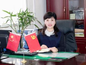 校长      赵梨晓