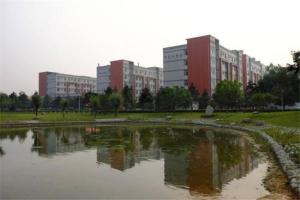 成都铁路卫生学校