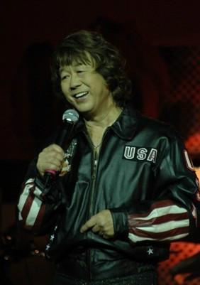 孟超(许冠英 饰)  配音:---- 金麦基的朋友兼搭档,两人携手一起对付