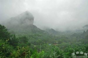 麦积烟雨图