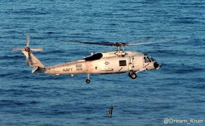 SH-60F投放拖曳声纳
