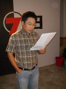 主持人李向显工作照