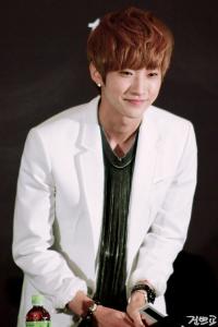 B1A4图册