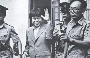 马惜如（右）