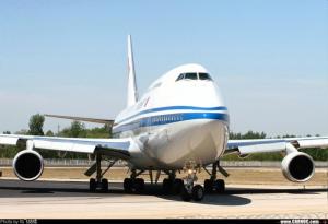 波音747-400
