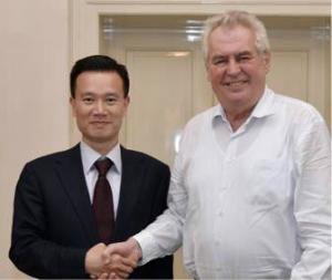 叶简明会见捷克泽曼总统