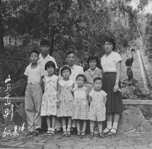 刘昂夫妇与孩子们