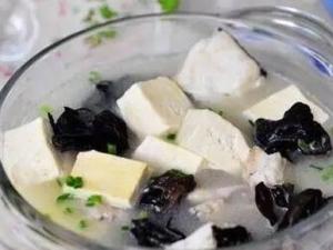 木耳豆腐汤