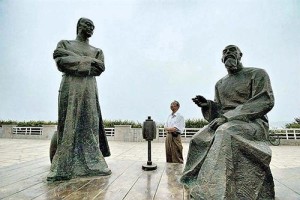 雕塑《湘江夜话》（湖南省长沙市潇湘大道）