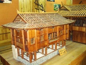 吊脚楼模型苗族由于特有的迁徙历史,在建筑选材和房屋构建形成自己特