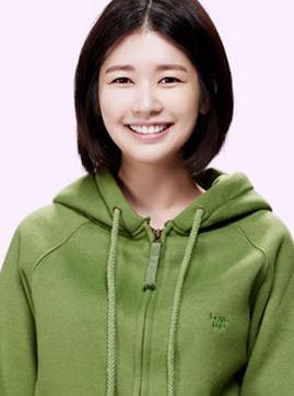 崔爱凤(郑素敏 饰)