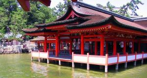 平清盛建造保存至今的严岛神社社殿
