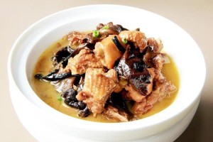 小鸡炖蘑菇