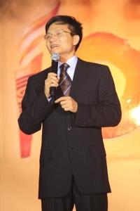 李伟健