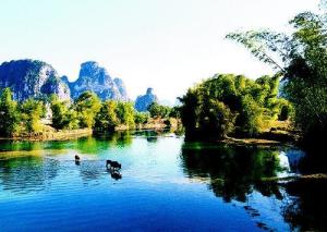 明仕田园山水风景