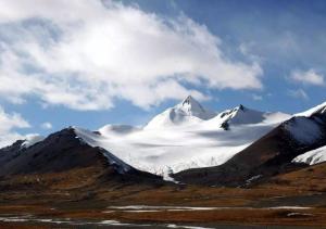 唐古拉山主峰各拉丹冬峰