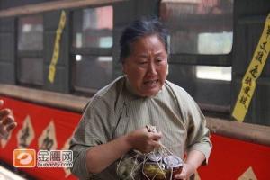 《八千湘女上天山》剧照