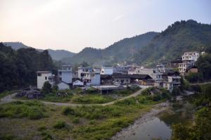 袍上村