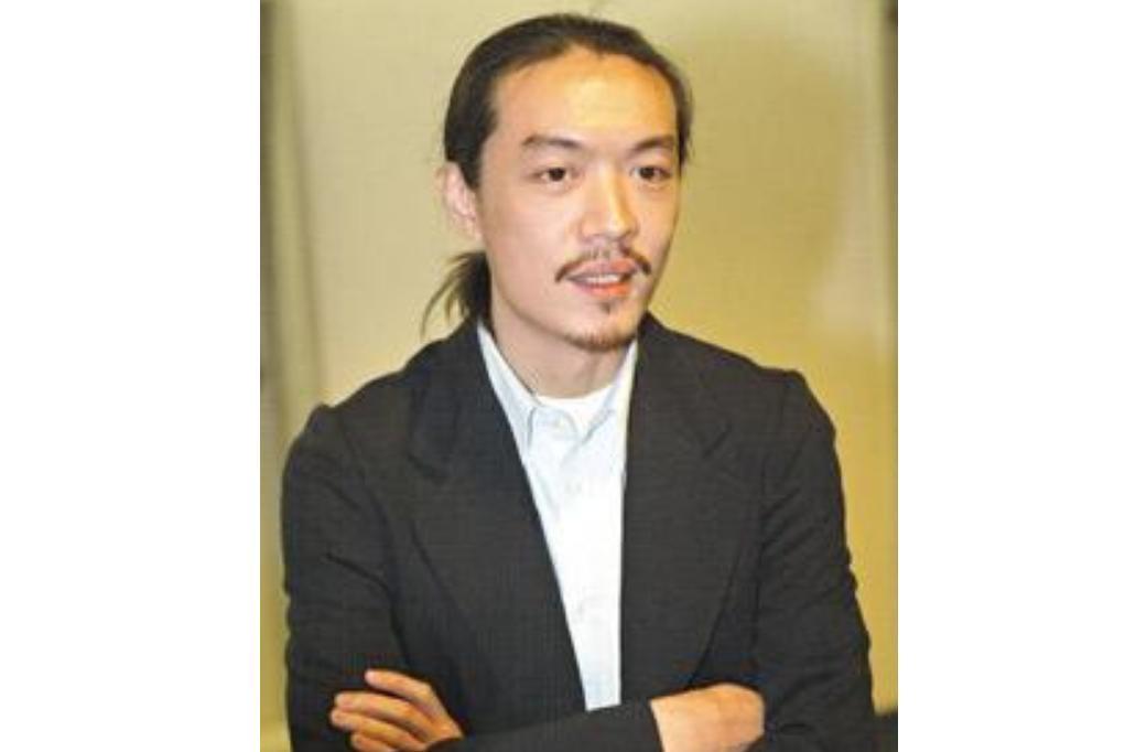 明亮的卢信江的照片