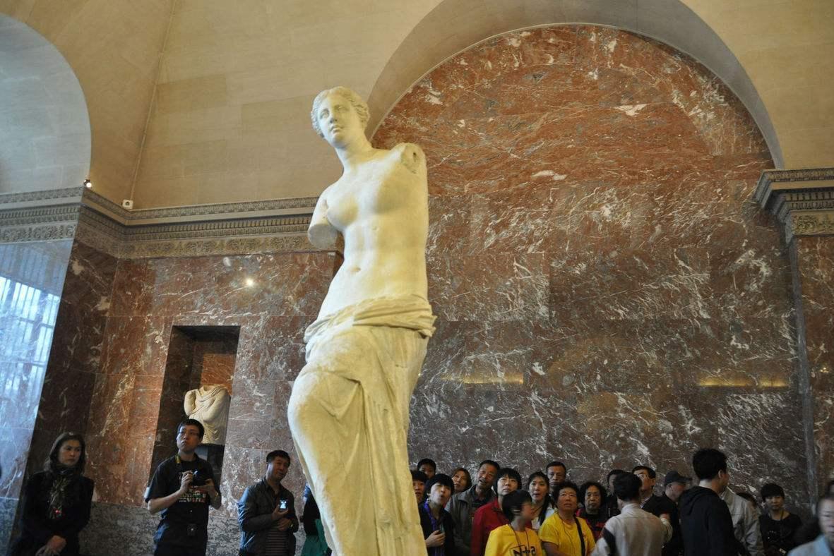 这个雅典娜的雕像位于哪里？_百度知道