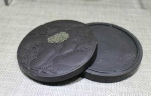清中期俏色砚台