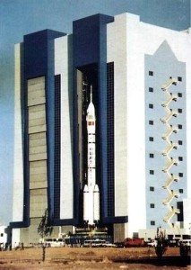 安装中的神舟飞船