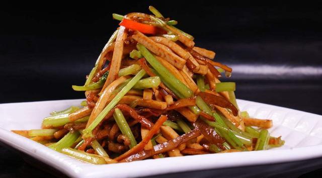 如何炒芹菜炒肉丝 0