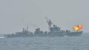 缅甸海军F-23护卫舰（053H1型）开火