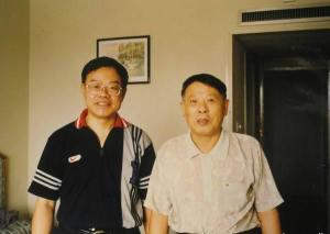 贺麓成