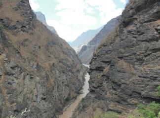 虎跳峡