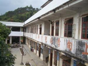 平政镇六巷小学校景