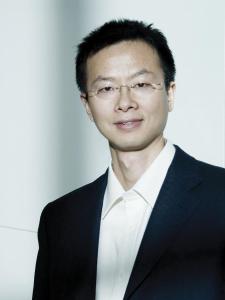 诗作者中国诗歌学会会员黄胤然