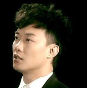 《裙下之臣》MV截图
