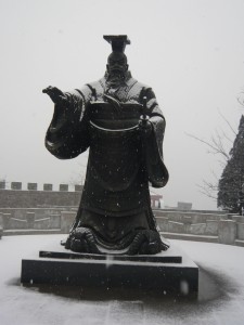 齐桓公雕像