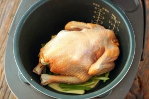 电饭锅盐焗鸡