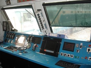 韶山9型机车“青蛙”司机室