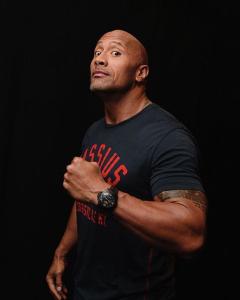 巨石强森参加的那个摔跤是表演还是真正的比赛