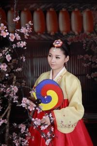 金铭铭民族服饰
