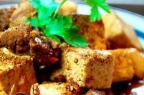 豆腐烧牛腩