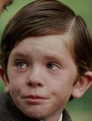 彼得就是巴里所创作的《小飞侠》中的主人公彼得·潘的原型.